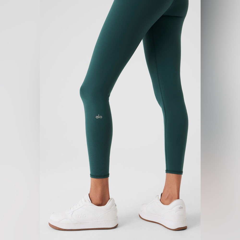 ALO Yoga midnight Green High-Waist 7/8 Airlift Leggings. Like New. Size XS
